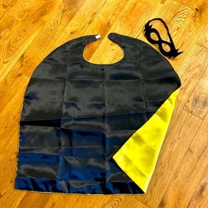 Reversible Black Yellow SATIN Superhero Cape & Mask Halloween Costume Small NEW